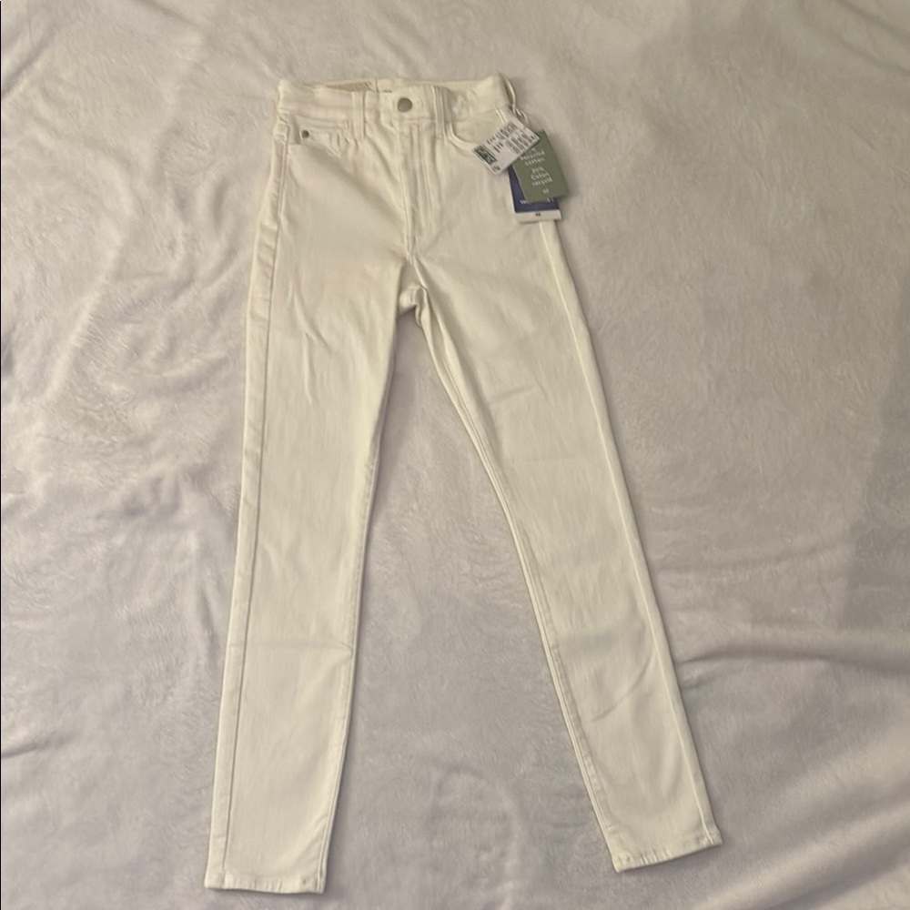 Brand new women’s H&M white skinny jeans